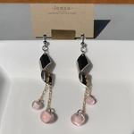 755.春カラー🌸ティアドロップビーズのシンプルピアス lensa
