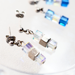 キューブピアス☆クリスタルオーロラとシルバー