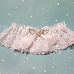 ラッセルレースのガーターリング      白リボン(ハートと天使の羽付き)
