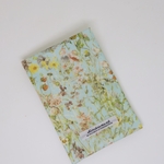 【再販】スリムサイズ！リバティ ウェットティッシュ 汗拭きシート 除菌シート  Wild Flowers ワイルドフラワーズ　ライトブルー地
