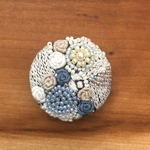 ビーズ刺繍くるみボタン（ヘアゴム/ブローチ）