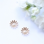 mini margaret..  ピアス/樹脂ノンホールピアス（イヤリング）