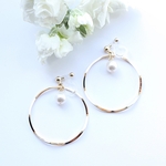 bighoop pearl♡　ゆれるピアス/樹脂ノンホールピアス（イヤリング）