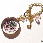 【切り絵レジン】虹色バラ　バッグチャーム