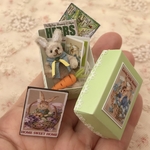 ちいさなウサギ＊空色チョッキの野ウサギくん＊きみどり色の箱