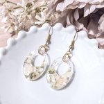ゆらり＊お花のオーバルピアス/イヤリング　white