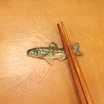 イワナ 箸置き（小）・陶芸作品（陶 さかな）