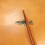 ヤマメ 箸置き（小）・陶芸作品（陶 さかな）