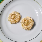 セレモニーにも　優しいアイボリーホワイトのビーズ刺繍イヤリング