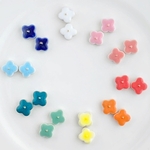 【送料無料 】ピアス 2色選べる 美濃焼 推しカラー 花 ピアス(2色4点)   サージカルステンレスピアス  ピアス 推し色