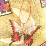 紅月蝶のネックレス（Necklace of butterfly〜glamorous Camellia red〜）.