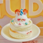 ブルー「ぱちぱちうさぎさんパンケーキ」ミニチュア小物やストラップ・フックピアスに