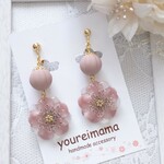 ピンクの花のイヤリング