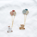 [ 受注 4/30まで ] ふわふわ風船🎈刺繍ピンバッジ(うさぎ /くま)