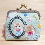 刺繍がま口ポーチ  〜make-up cat〜