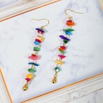 カラフルなシェルのロングピアス