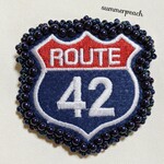 ROUTE42ワッペンブローチ