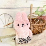 いつも一緒に。うさぎ♡ぬいぐるみ　キーホルダー　いちご大福ちゃん