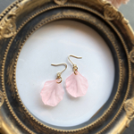 再販♬送料無料！✴︎桜の花びら✴︎ピアス⁑イヤリング✴︎