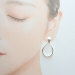 シルバー 雫フープ 揺れる ピアス 大ぶり