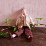 灰色の髪の少年