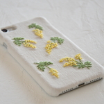 【オーダーページ】手刺繍　ミモザのスマホケース　iPhone  XR