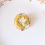 ミモザのリースブローチ