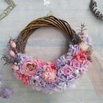 【特集掲載】Lune Bonheur＜Renoncule corail＞＊受注制作＊ハーフムーンリース＊プリザーブドフラワー＊お花＊ギフト＊結婚祝い＊新築祝い＊お誕生日祝い＊母の日＊春の新作