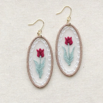 オーガンジー刺繍　チューリップ（赤）のピアス/イヤリング