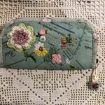 お花　うさぎの刺繍　クロッシェレース編み　ラウンド長財布　ハンドメイド　送料込み