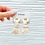 𓐍ロープピアス/イヤリング𓐍春　夏　大ぶり　インポート　ビンテージ　オシャレ　可愛い　海　西海岸　ニュアンス　淡色　ベージュ　タッセル