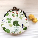 ボタニカル柄のぷっくりがま口🌿