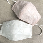 ＊再再販＊優しい国産高級シルク100%生地使用✿︎淡ピンクペイズリー&お花柄刺繍レース　不織布マスクカバー　2点セット