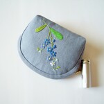 忘れな草　刺繍ポーチ