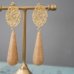 ⭐︎NEW!⭐︎オーバルモチーフと雫ベージュピアス/イヤリング