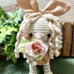 世界に一つのキーホルダー🎶バラの花を持った可愛い～あみぐるみの アマビエ さん✨Part31