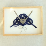 【４月分受注開始】こどもの日の兜（かぶと）飾り（紺とブラックゴールド） 簡単に飾れるフォトフレームタイプ