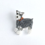 29日21時販売開始予定⭐︎お散歩シュナウザーさんのブローチ　ビーズ刺繍
