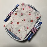 いちごとさくらんぼ柄 保冷剤ケース付きゴムベルト