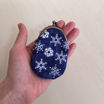  雪の結晶の小さながま口ポーチb