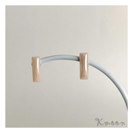 パールカラーのショートバーピアス(白桃)