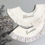 おなまえ手刺繍のフリルスタイ(リバティフリルor同素材フリル)
