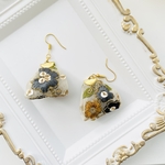 インド刺繍リボンのシンプルピアス＊ブルーグレー