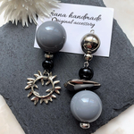 グレー×シルバー 大ぶり アシンメトリー ハンドメイド ピアス or イヤリング