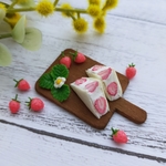ミニチュア三角いちご🍓サンド