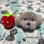 【期間限定】もふもふ　トイプードル&いちご　バックチャーム（サイズM）シルバー2色