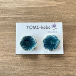 陶器のお花のピアス／イヤリング ※チタンポスト