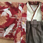 【完成品】80ｃｍ　男の子　赤鶴羽織＆薄茶袴風ロングスカート＆薄い黄色中着物 初節句、お正月、お誕生日、出産祝い、結婚式に