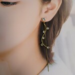 シールピアス　ゆらゆら上品ピアス　（ピアス、イヤリング変更可能）