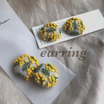 ミモザ の刺繍イヤリング
